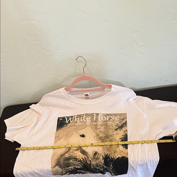 White Horse Graphic T-Shirt. Unisex ( L) - Picture 3 of 4